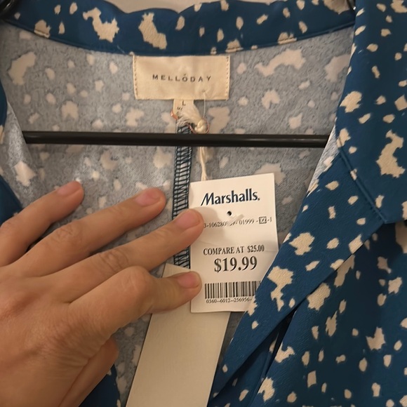 Wilfred Blue Blouse with Cuffed Sleeves and Notched Collar - Picture 2 of 3